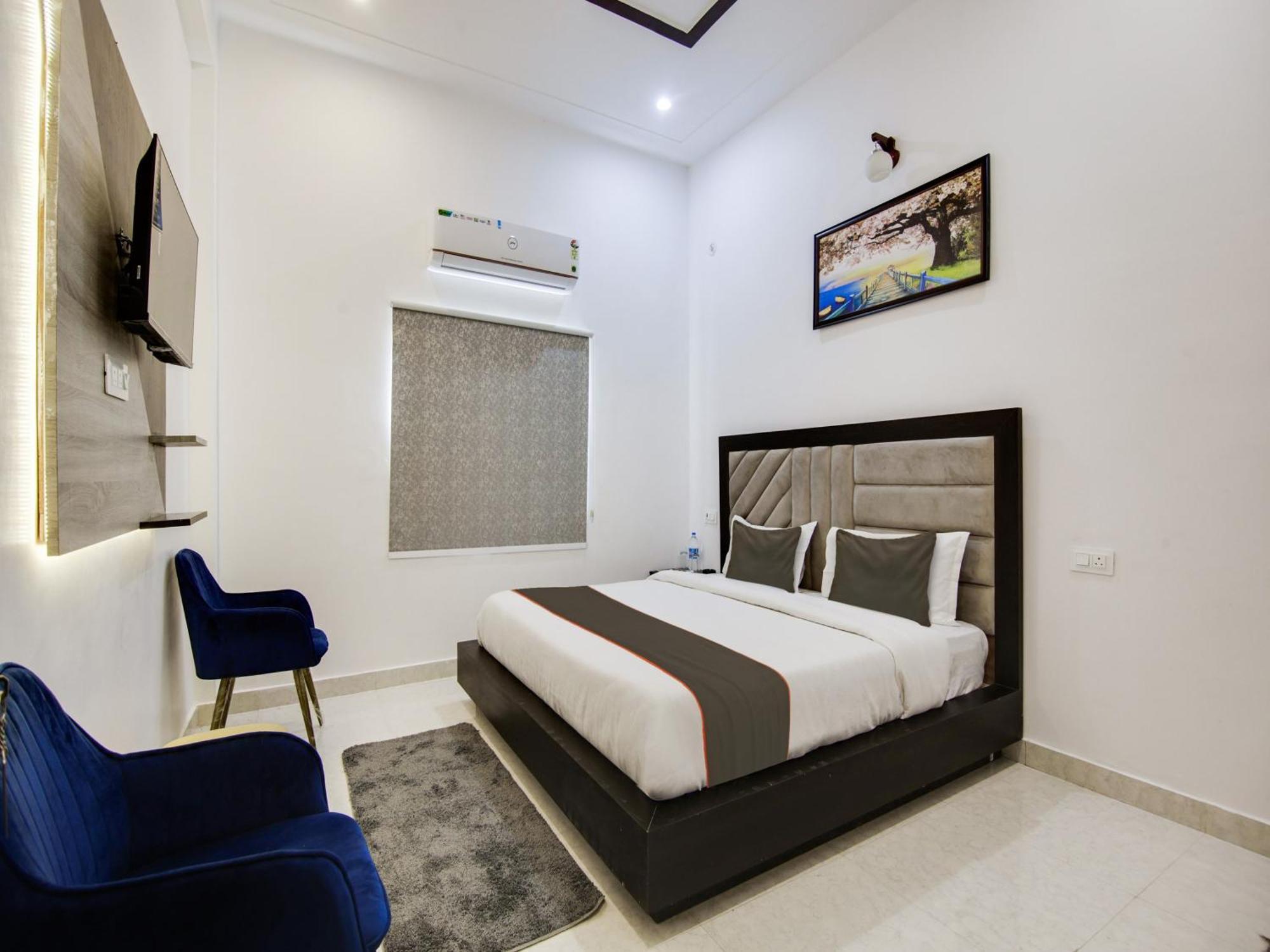 The Nines Hotel & Restro Найнитал Экстерьер фото