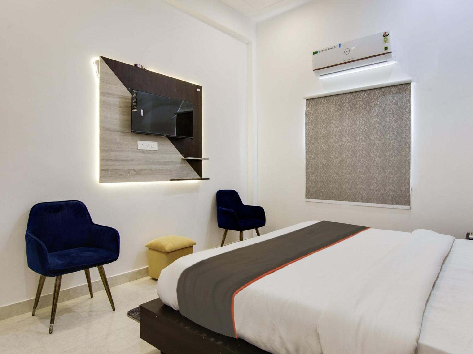 The Nines Hotel & Restro Найнитал Экстерьер фото
