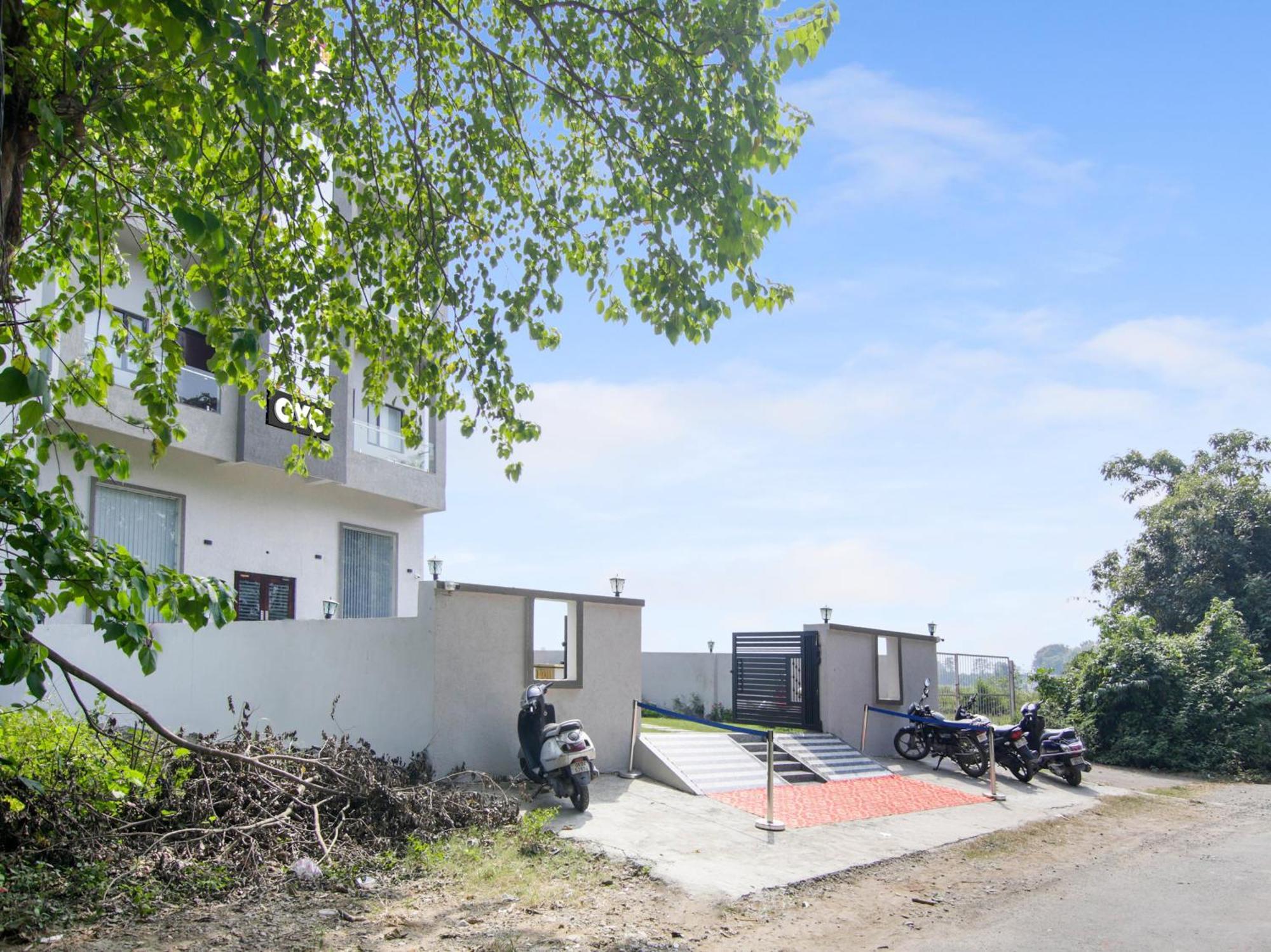 The Nines Hotel & Restro Найнитал Экстерьер фото